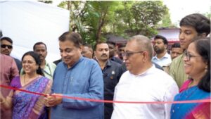 नितीन गडकरी यांच्या हस्ते पुण्यात ‘वी एजाईल सॉफ्टवेअर सोल्युशन्स प्रा. लि.’च्या रिसर्च अँड डेव्हलपमेंट सेंटरचे उद्घाटन