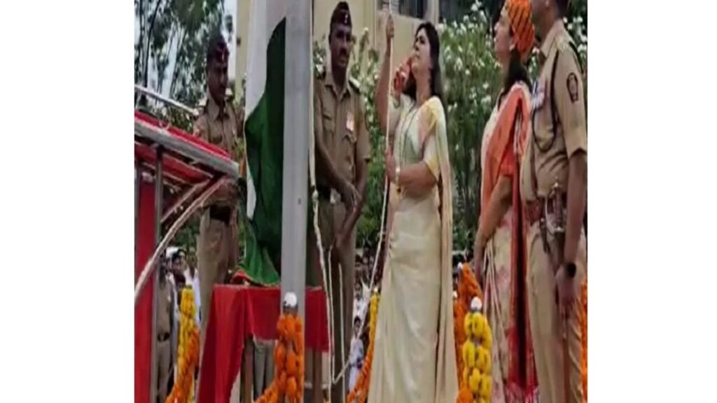 मराठवाडा मुक्ती संग्राम दिनानिमित्त जालन्यात पालकमंत्री पंकजा मुंडे यांच्या हस्ते मुख्य ध्वजारोहण