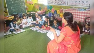 जिल्हा परिषद शाळेत 'नो मोअर बॅक बेंचर्स' पद्धत; केरळ पॅटर्नवर नवी बैठक व्यवस्था