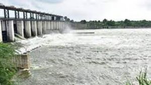 विष्णुपुरी प्रकल्पाचे 14 दरवाजे उघडले; गोदावरी नदी धोक्याच्या पातळीवर