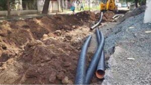 मालेगाव हादसा: भुयारी गटाराच्या अर्धवट कामामुळे तरुणाचा मृत्यू, संतप्त नागरिकांचे निदर्शने