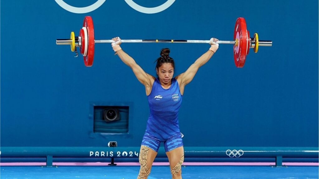 मीराबाई चानूने जिंकले रौप्यपदक, भारतासाठी इतिहास रचला