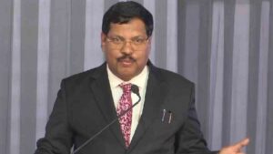 CJI Bhushan Gavai: सर्वोच्च न्यायालयात बूट फेकण्याचा प्रयत्न