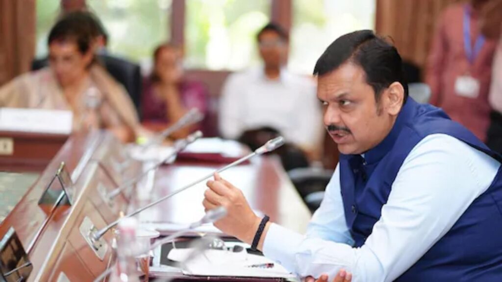 मुख्यमंत्री फडणवीस: मुंबईकरांची माफी, मुंबई इन ५९ मिनिटांचा मंत्र तयार