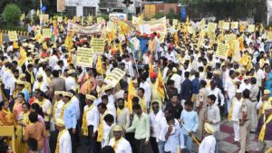 मुंबईत कुणबी समाजाचा ओबीसी एल्गार मोर्चा; मराठा समाजाच्या नोंदींवरील सरकारच्या निर्णयाविरोधात निषेध