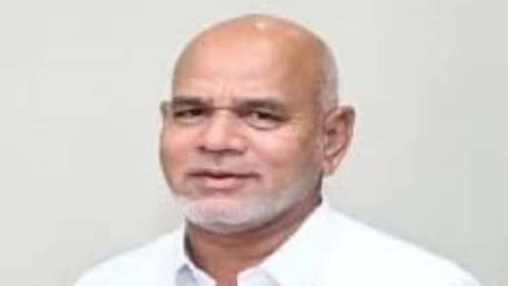 मिरजमध्ये आमदार इंद्रिस नायकवडी यांच्या वाहनावर दगडफेक; कुणालाही इजा नाही