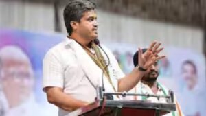 रोहित पवारांची टीका: भाजप माझ्या आईचा फोटो वापरून राजकारण करत आहे