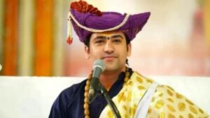 बागेश्वर धामाचा फटाके व प्रदूषणावर कटाक्ष; दुसऱ्या धर्मातील लोकांनी ज्ञान पाजू नये