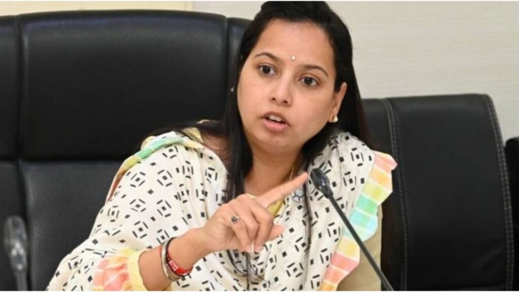 पूरग्रस्त २९ जिल्ह्यांतील महिलांसाठी दिलासा; आदिती तटकरेंची ई-केवायसीसाठी १५ दिवसांची अतिरिक्त मुदत