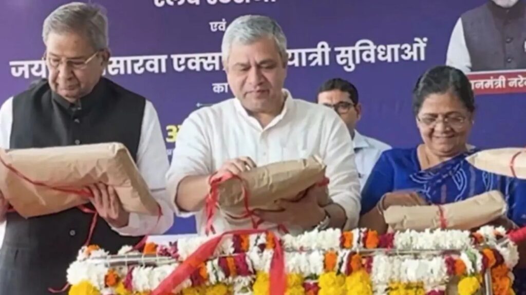 Good News! ट्रेनच्या AC कोचमध्ये ब्लँकेट कव्हरची नव्या सुविधा