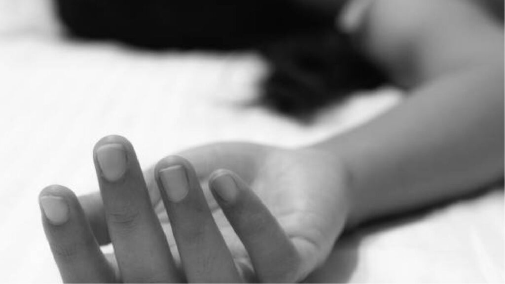 कोल्हापूर: 6 नृत्यांगनांचा सामूहिक आत्महत्येचा प्रयत्न, हाताच्या नसा कापल्या