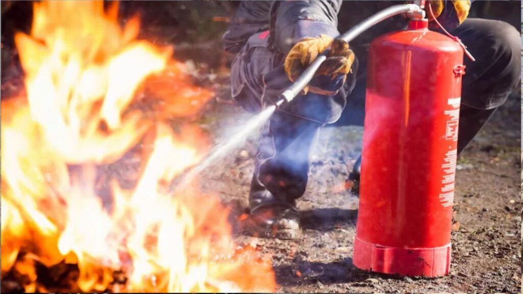 Pune Fire News: लक्ष्मीपूजनाच्या रात्री पुण्यात 60 हून अधिक ठिकाणी आग
