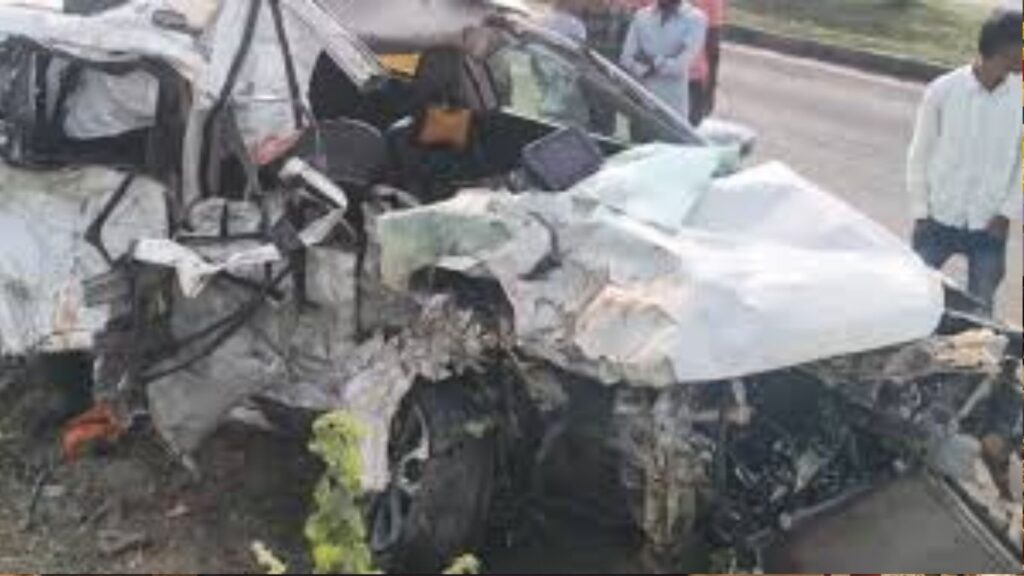 एका दिवशी ५ अपघातांनी महाराष्ट्र हादरला; तीन ठार, वीस जखमी