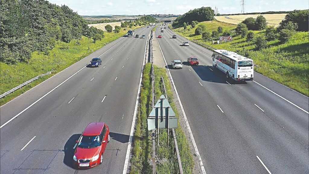 नाशिक त्र्यंबकेश्वर रस्त्यावर एनएमआरडीए कारवाईला तात्पुरती स्थगिती; आमदारांच्या भेटीनंतर मुख्यमंत्री निर्णय