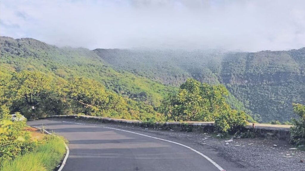 दिवेघाटात २८ ऑक्टोबरला रस्ता रुंदीकरणासाठी ब्लास्टिंग; सकाळी ११ ते दुपारी २ वाहतूक बंद