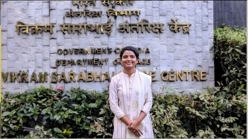 Inspirational Story: ठाणे RTO ते इस्रो शास्त्रज्ञ! सुजाता मडके यांची प्रेरणादायी भरारी