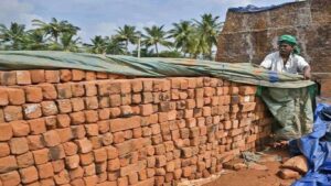 Bhigwan News: अवकाळी पावसाने वीटभट्टी व्यवसाय ठप्प; वीटदर वाढल्याने बांधकाम क्षेत्र संकटात