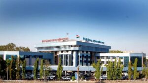 महापालिकेची क्लायंबिंग वॉल धूळखात; लाखो खर्चून उभारलेली सुविधा झाडाझुडपांत, खेळाडूंची नाराजी