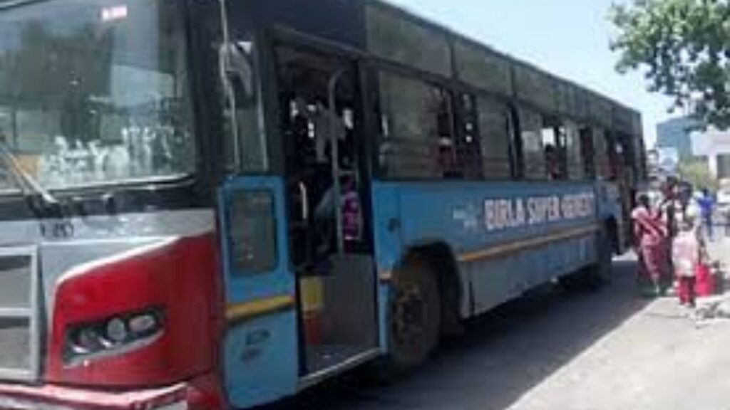 पीएमपीएमएलमध्ये करार पद्धतीने नियुक्त दोन मार्केटिंग एक्झिक्युटिव्हवर निष्काळजीपणा व सॉफ्टवेअर गैरवापर प्रकरणी गुन्हा दाखल