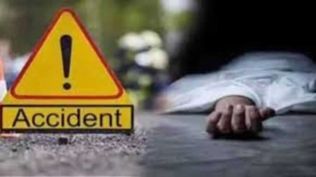 जुन्या पुणे–मुंबई रस्त्यावर वारकऱ्यांचा रास्ता रोको; कामशेत येथे रस्ता क्रॉस करताना अपघात