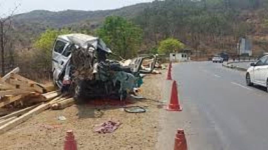 कामशेत घाटात भीषण अपघात; कंटेनर दिंडीत घुसला, दोघांचा मृत्यू, आठ वारकरी गंभीर जखमी