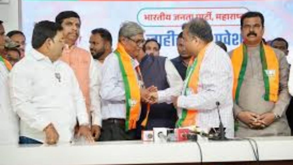 कल्याण पूर्वेतही भाजपचा मोठा झेंडा; शिवसेना-मनसे पदाधिकाऱ्यांचा पक्षप्रवेश