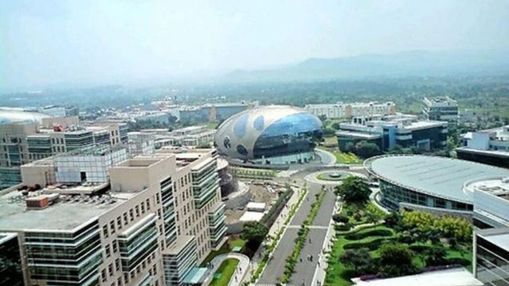 Pune Grand Tourमुळे हिन्जवडी IT पार्ककडेही सुधारणा अपेक्षित; कर्मचाऱ्यांची #UnclogHinjawadiITPark मोहिमेने वाढवला दबाव