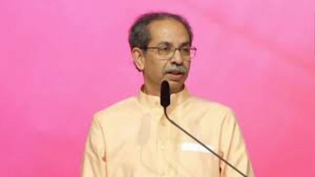 मुंबईतील 100 शाळांमध्ये डिजिटल बोर्डांचे वाटप; उद्धव ठाकरे यांच्या हस्ते उपक्रमाचे लोकार्पण