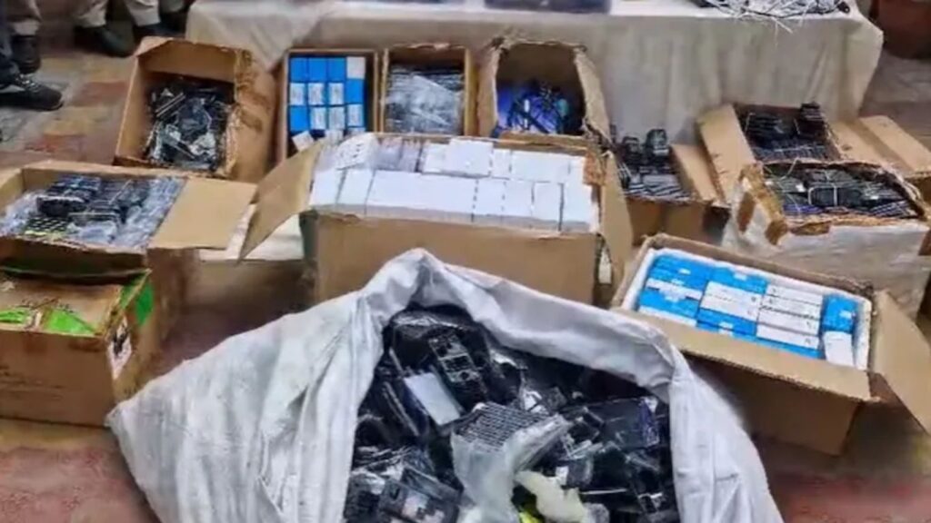 Fake IMEI Racket: चोरीचा फोन बनतो ‘नवीन’; दिल्लीतील गुप्त फॅक्टरीचा पर्दाफाश