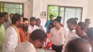 तुळजापूर निवडणुकीत ईव्हीएम वारंवार बंद; उमेदवारांचा रोष, आयोगाच्या विश्वासार्हतेवर प्रश्न