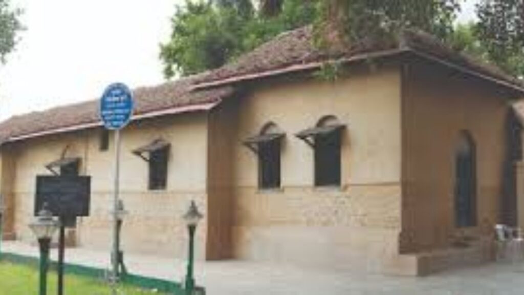 फुले वाडा व्यवस्थापन प्रस्तावाला सामाजिक संघटनांचा विरोध; सरकारला आंदोलनाचा इशारा