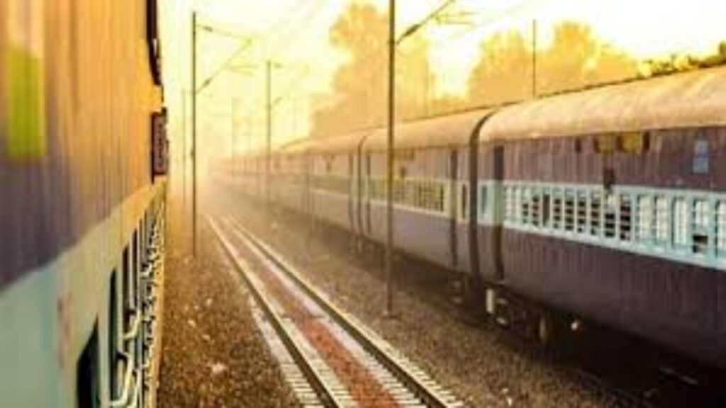 रेल्वेत चोरीचा वाढता धोका: नांदेड स्टेशन अव्वल, भुसावळ व संभाजीनगरही टार्गेट; २,४०० हून अधिक गुन्हे नोंद