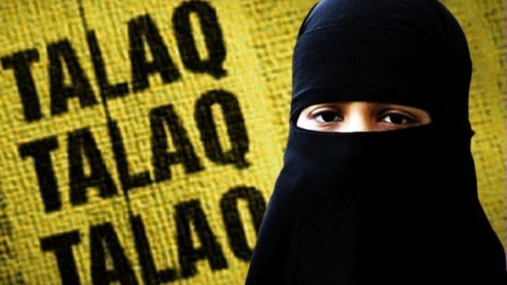 नाशिकमध्ये धक्कादायक प्रकार: पतीने ‘तिहेरी तलाक’चा मजकूर कुरिअरने पाठवला