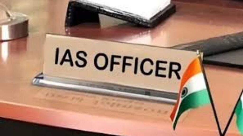 बनावट IAS अधिकाऱ्याचा नवीन घोटाळा; पद्मश्री मिळवून देण्याचे आमिष दाखवून अनेक नेत्यांची फसवणूक