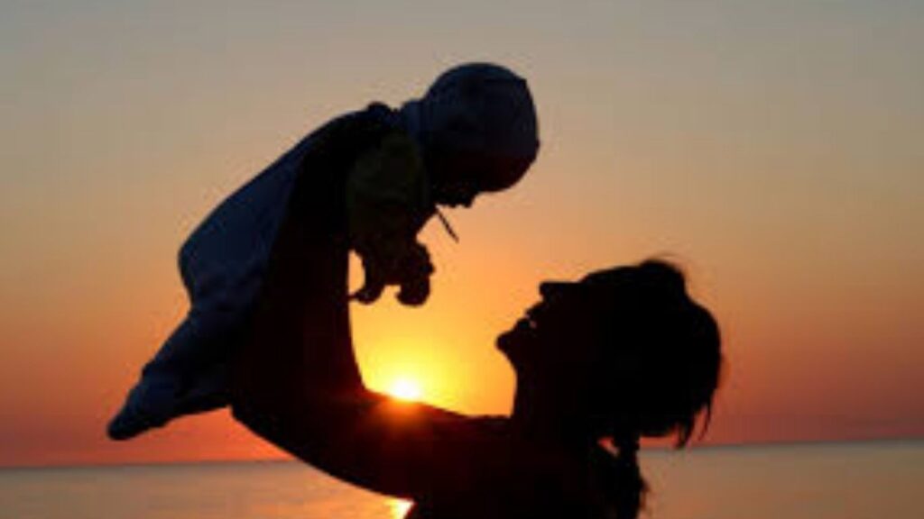 Akola Crime: मनोरुग्ण आईने 9 वर्षीय मुलाला दिवाणमध्ये कोंडलं; 20 दिवसांनी पोलिस पोहोचले आणि हादरले