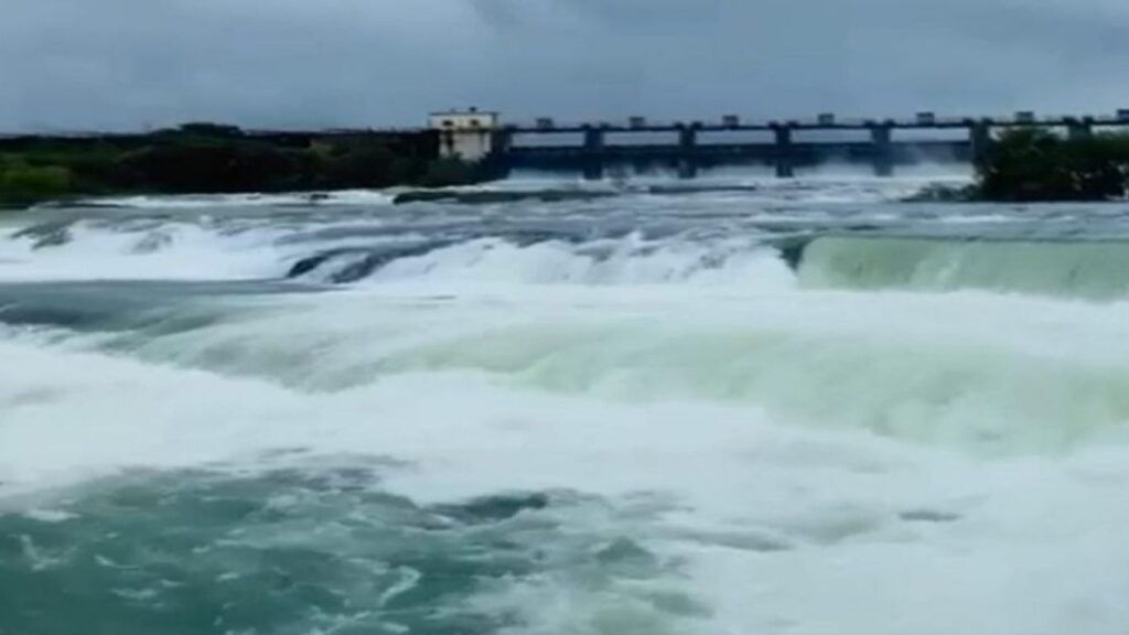 पुणे धरण परिसरातील ५०० अतिक्रमणे हटवली; जलसंपदा विभागाची मोठी कारवाई अवघ्या महिन्यात