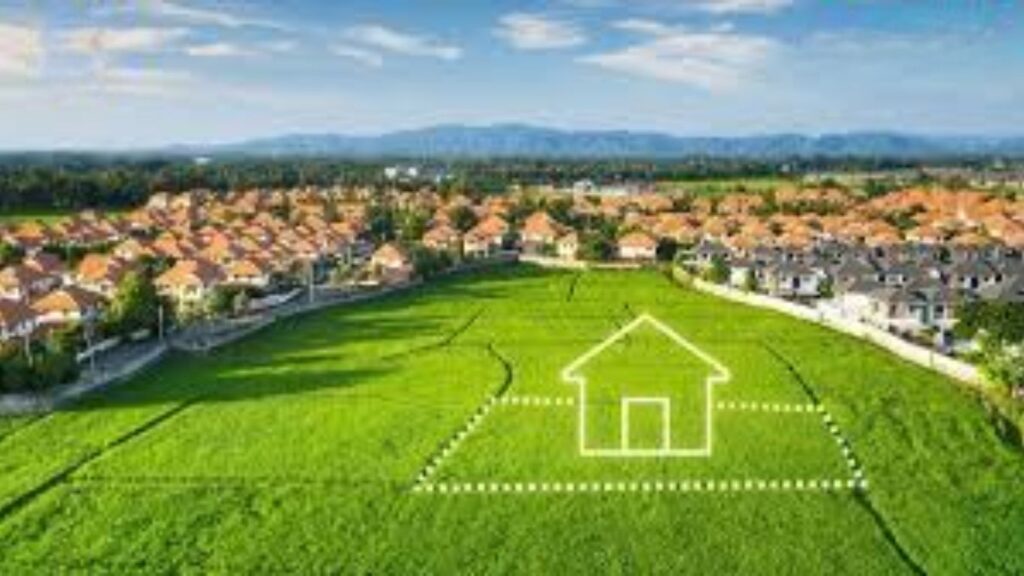 महाराष्ट्र जमीन तुकडीकरण कायद्यात मोठा बदल; शहरी भागातील अनियमित प्लॉट विभाजन नियमित करण्यासाठी विधेयक सादर