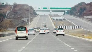 समृद्धी महामार्गावर ट्रॉमा केअर सेंटर व एअर ॲम्बुलन्स सेवा; अपघातग्रस्तांसाठी राज्य सरकारचा मोठा निर्णय