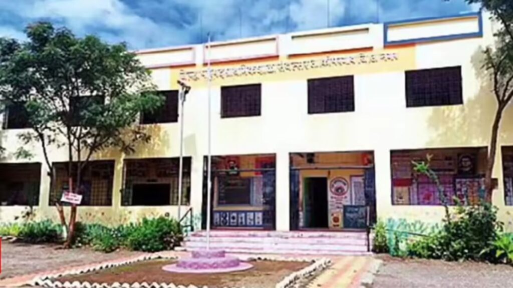 कमी पटसंख्या असली तरी शाळा बंद होणार नाहीत! शिक्षकांसाठी दिलासादायक निर्णय, ग्रामविकासमंत्री जयकुमार गोरे यांची घोषणा