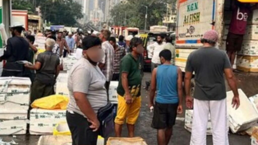 दादरमधील मच्छी मार्केटविरोधात नागरिकांचा उद्रेक; दुर्गंधी, गर्दीमुळे परिसर त्रस्त