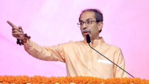 BMC निवडणूक 2026: ठाकरेंच्या शिवसेनेकडून एबी फॉर्म वाटपाला सुरुवात, मातोश्रीवर उमेदवारांची गर्दी