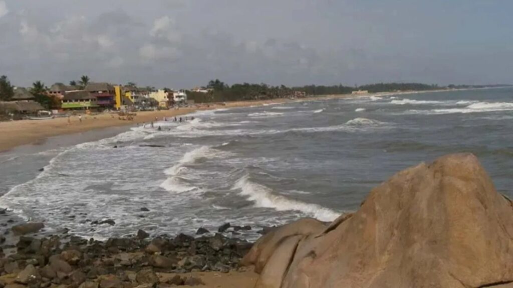 नववर्ष स्वागतासाठी कोकण पसंतीचा; समुद्रकिनाऱ्यांवर पर्यटकांची मोठी गर्दी