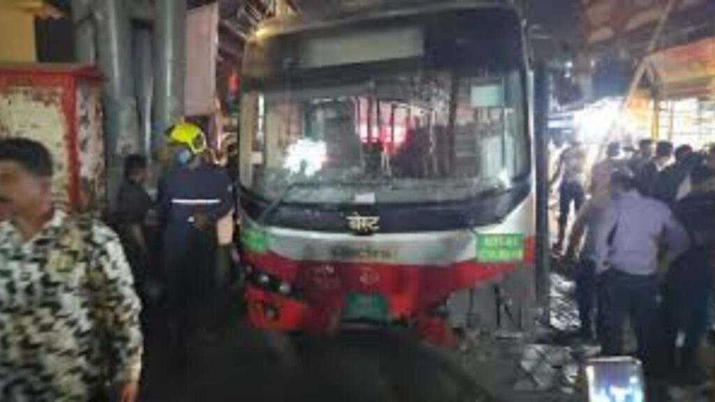 भांडुप बेस्ट बस अपघात: मृत व जखमींची नावे जाहीर, राज्य सरकारकडून ५ लाखांची मदत