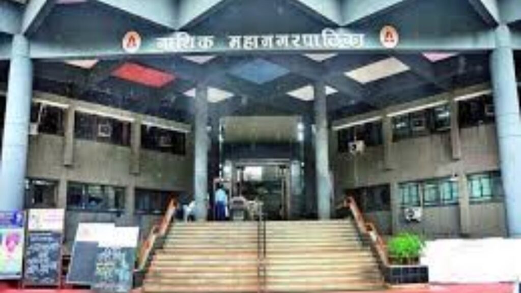 नाशिक निवडणूक अपडेट: प्रचार करू नको म्हणत आप उमेदवारावर बंदूक रोखल्याचा धक्कादायक प्रकार