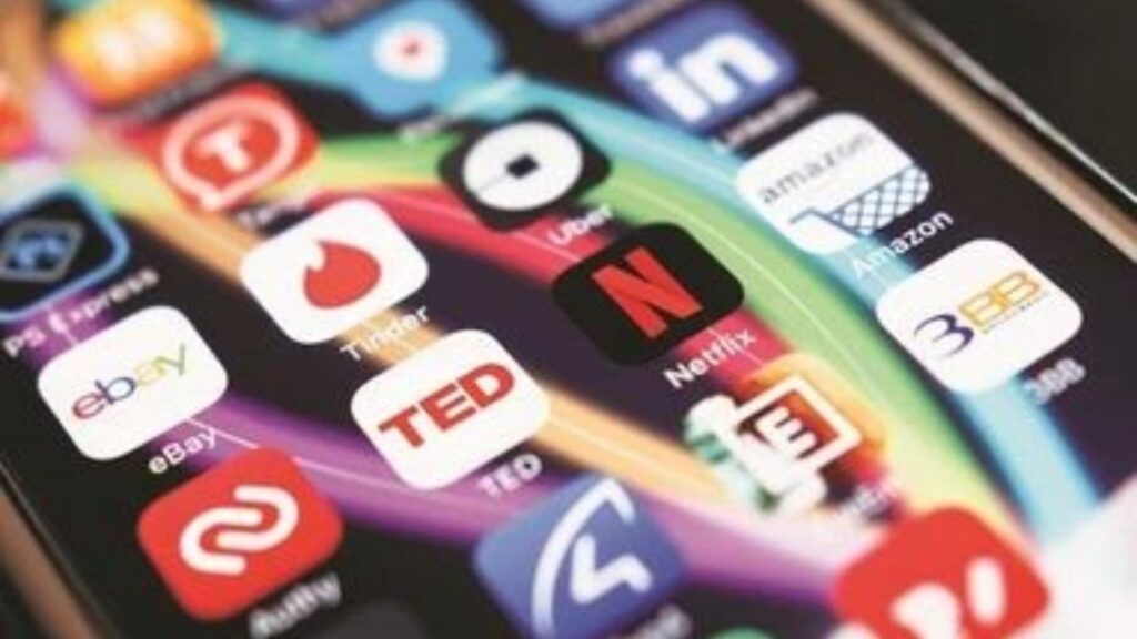 अ‍ॅप डाउनलोडमध्ये भारत अव्वल; जनरेटिव्ह AI आणि मायक्रोड्रामा प्लॅटफॉर्मची झपाट्याने वाढ