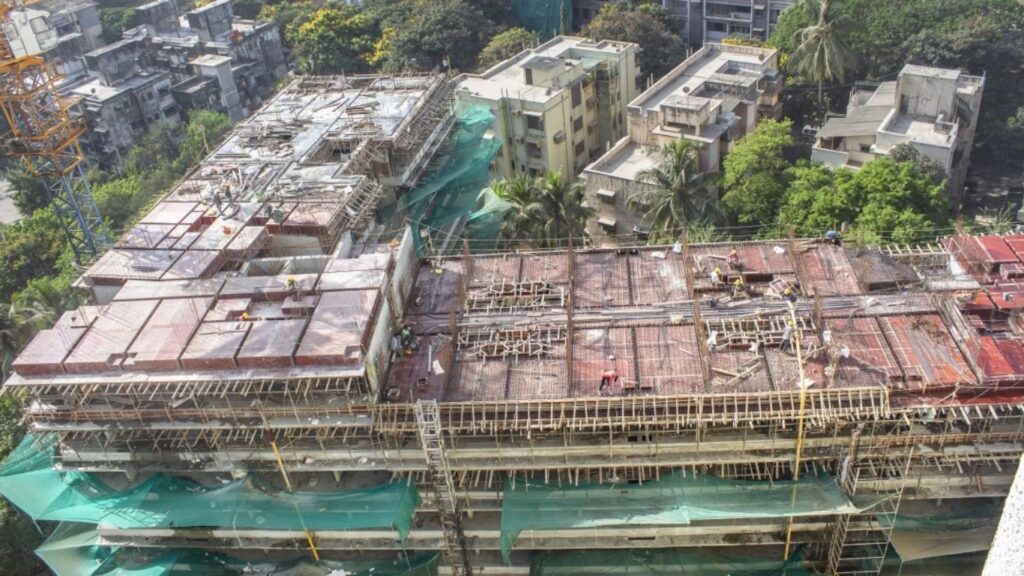 मुंबईतील 106 बांधकामांना BMC चा ब्रेक; एअर क्वालिटी सेन्सर नसल्याने कडक कारवाई