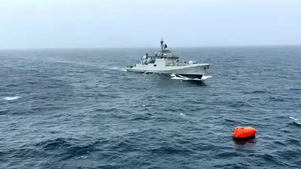 Mumbai Coast: मुंबईपासून 100 सागरी मैलांवर तटरक्षक दलाची मोठी कारवाई; तीन संशयास्पद जहाजे ताब्यात