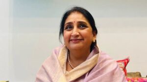 सुनेत्रा पवार यांच्याकडे उपमुख्यमंत्रिपदाची जबाबदारी; वित्तखात्यावरून राजकारणात चर्चांना उधाण