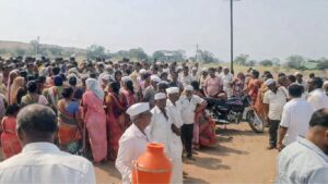 पुरंदर विमानतळ प्रकल्पाला विरोध: ड्रोन मोजणीचा प्रयत्न शेतकऱ्यांनी हाणून पाडला, अधिकाऱ्यांना माघार