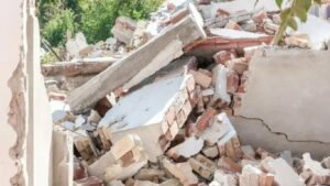 ठाण्यात भीषण दुर्घटना; वागळे इस्टेटमध्ये इमारतीचा स्लॅब कोसळला, 3 जण गंभीर जखमी